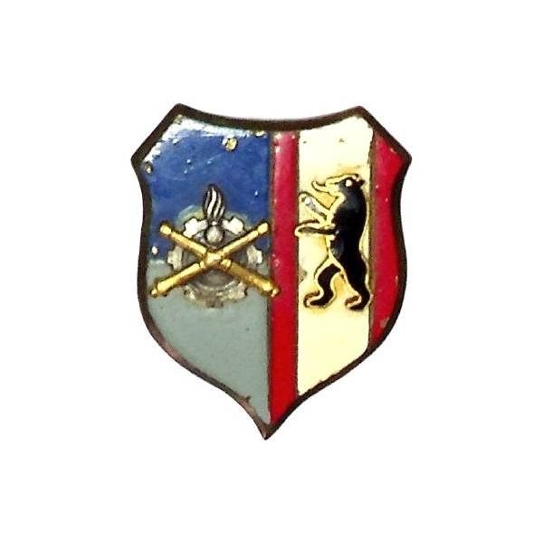 Direction du Matériel de Berlin , 34 x 40, peint, ours noir de Berlin émail, sans attache , traces de colle au dos