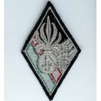 4° REI, tissu brodé 71x118 environ