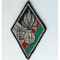 4° REI, tissu brodé 71x118...