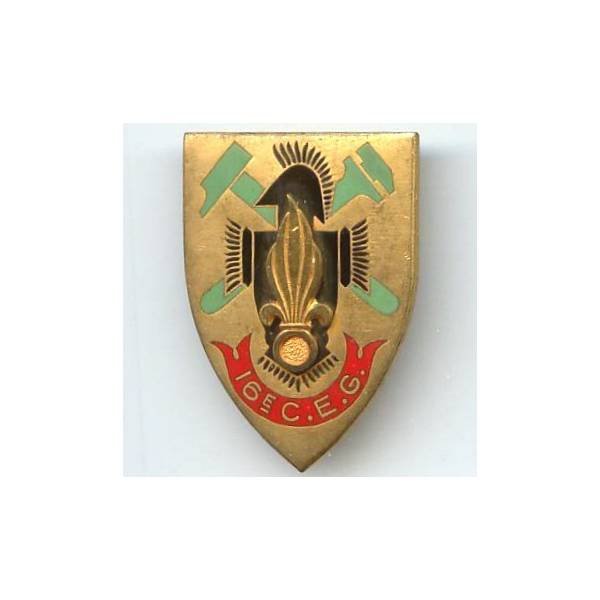 16° Compagnie d'Entretien du Génie , écu, cuirasse noire sur marteau et clé à molette verts
