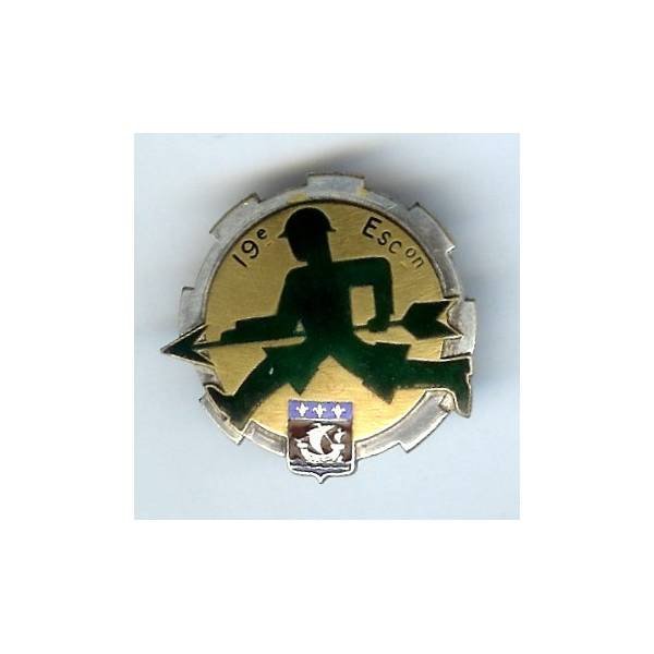 19° Escadron (Régional) du Train, petit poucet armé d'une flèche, émail, blason bordeau