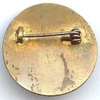 126° ERGT , fond blanc, éclat d' émail sur le G