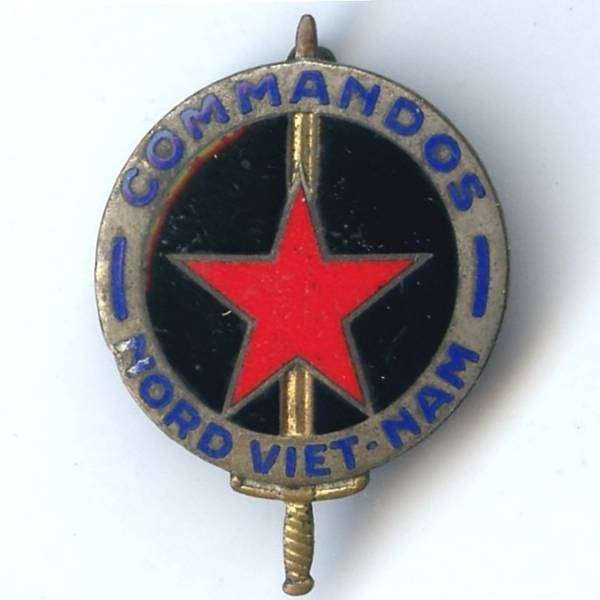 Commandos Nord Viet-Nam , patiné, manque d'émail dans le N