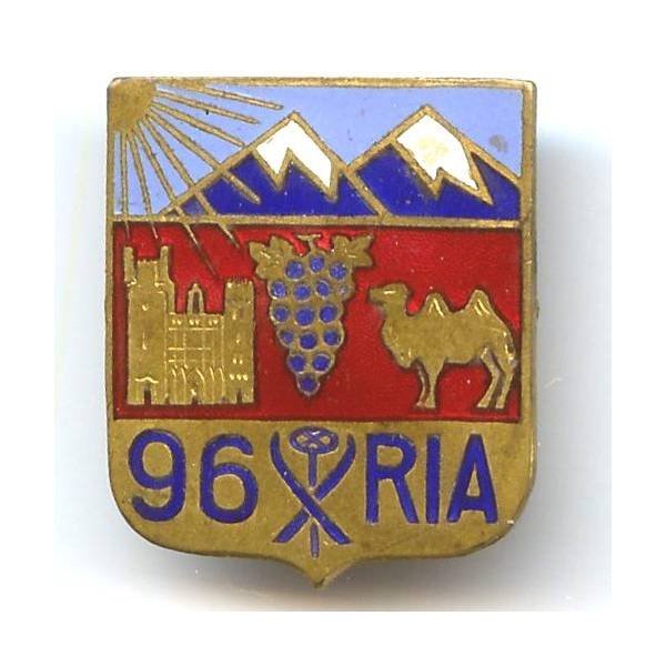 96° Régiment d'Infanterie Alpine , église, chameau et raisins sur fond de montagnes, attache horizontale