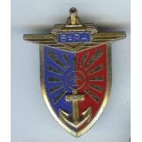 8° RA, écu avec char, ancre...