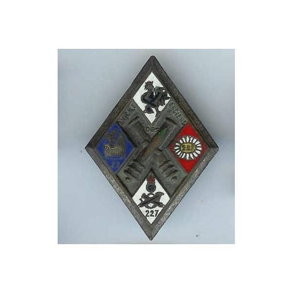 Amicale des Anciens des 27° et 227° RA, 35x48, mauvais état