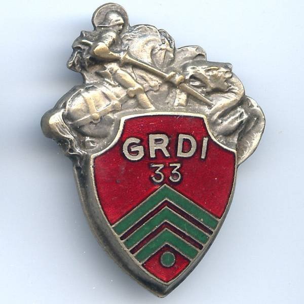 33° Groupe de Reconnaissance de Division d'Infanterie, chevalier terrassant le dragon, attache dessoudée