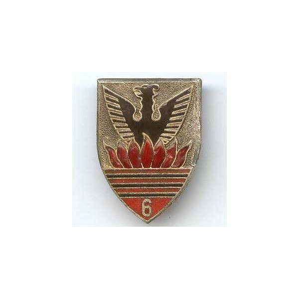 6° RCA, 7 flammes, dos lisse, 2 boléros D, éclats d' émail