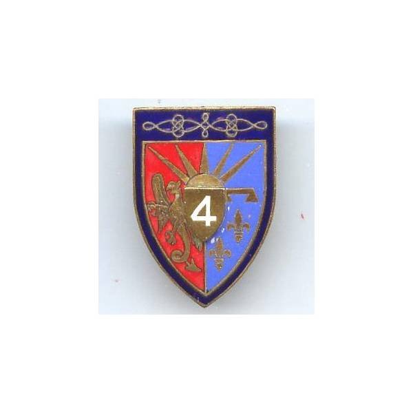 4° RH, griffon sur rouge, bordure bleu fonçé, 2 boléros