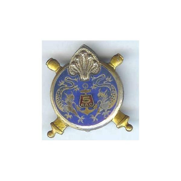 5° Rgt d'Artillerie Coloniale , dragons, serpents, canons dorés, petit manque d' argenture