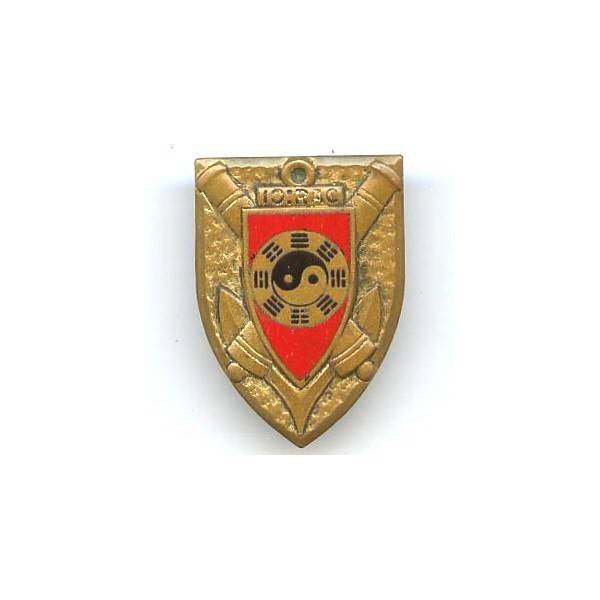 10° Régiment d'Artillerie Coloniale , symbole yin et yang, épingle coupée