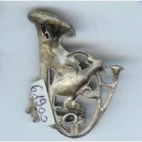 18° BCA, coq volant, ovale, croix émaillée, attache cassée