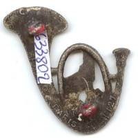 30° Groupe de Chasseurs Mécanisé , chamois, chiffres et devise relief, pontets, a été collé
