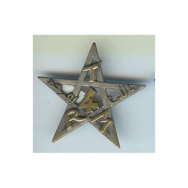 4° Rgt de Tirailleurs Marocains , dos lisse embouti, anneaux
