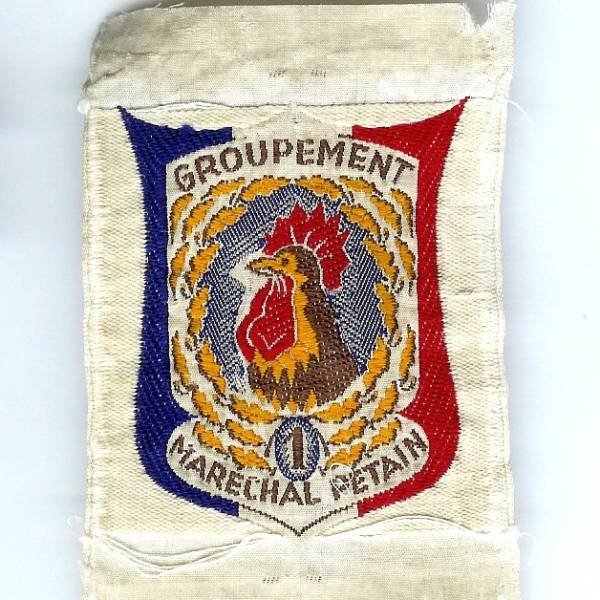 GJF 1 / Groupe de Direction, tissu brodé sur fond blanc