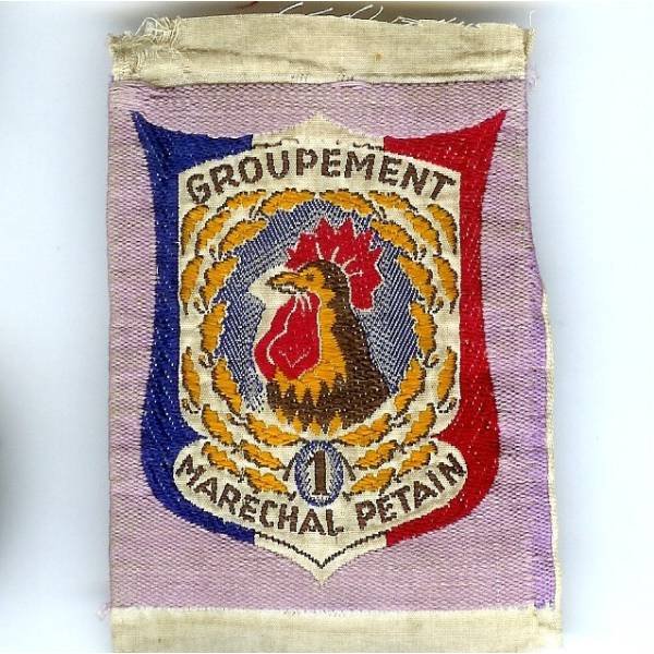 GJF 1 / 7° Groupe, tissu brodé sur fond mauve