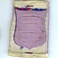 GJF 1 / 7° Groupe, tissu brodé sur fond mauve