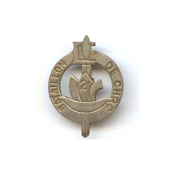 2° Bataillon de Choc , ajouré, 32,5 mm, attache déformée
