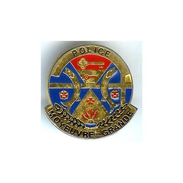 Police de Moyeuvre-Grande, matriculé, sur cuir