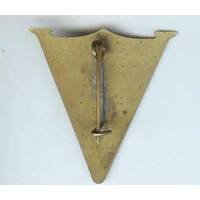 "v v" et aigle polonais dans V, métal léger peint