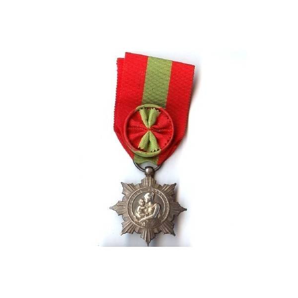 Médaille de la Famille Française, argentée, signée