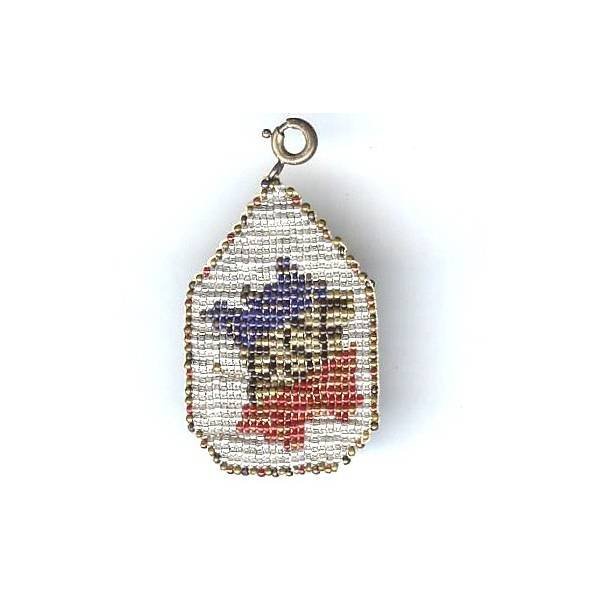 Parti Social Français, pendentif en perles de métal colorées