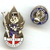 2 pin's Gendarmerie "1992"