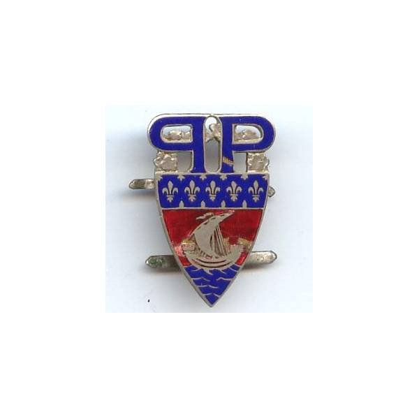 PP Paris, insigne de casquette, émail, 35x23, éclats