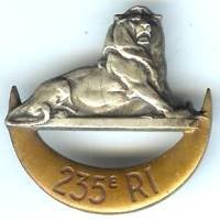 235° Régiment d'Infanterie , lion couché sur croissant, épingle horizontale