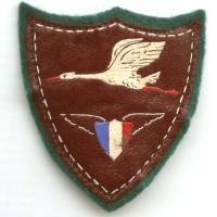 Cigogne et écu tricolore...