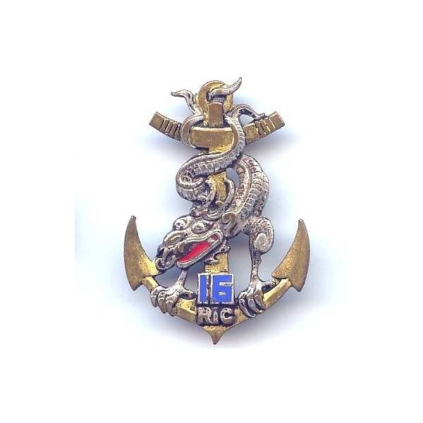 16° Régiment d'Infanterie Coloniale , dragon sur ancre, dos guilloché, attache pivot