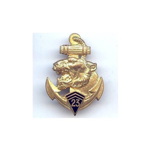 23° Régiment d'Infanterie Coloniale , petite tête, écu noir, dos lisse embouti, sans attache