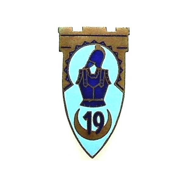 19° Régiment du Génie , 2 crénaux, 23x42, dos grenu