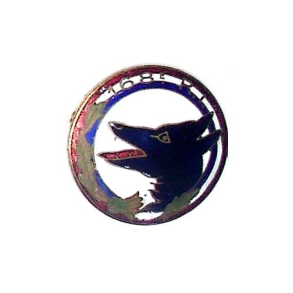 168° Régiment d'Infanterie , émail, 168 sur bordure tricolore rouge, blanc, bleu 26 mm, loup noir, épingle à pivot