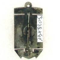 Escarmouche (frégate 1944-60) , ancre noire, espadon blanc transperçant un requin noir, éclat d'émail, dos noirçi