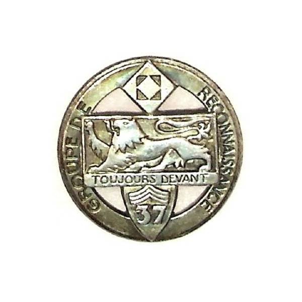 37° Groupe de Reconnaissance de Division d'Infanterie , toujours devant, dos embouti, attache à pivot