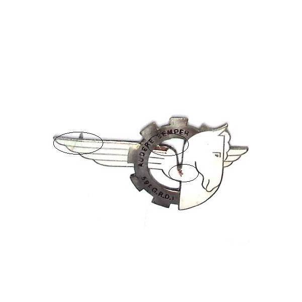 59° Groupe de Reconnaissance de Division d'Infanterie, "audere semper", cheval ailé blanc, éclat dans l' aile