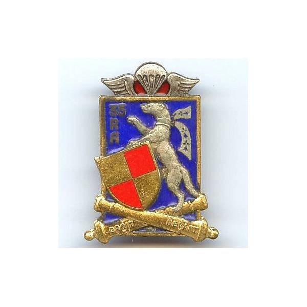 35° Régiment d'Artillerie (Parachutiste) , "droit devant", émail, devise fine, dos argenté, boléro oblong