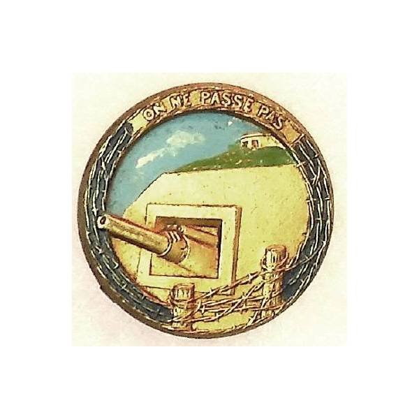 Ligne Maginot , canon à gauche, plein, ciel peint, doré