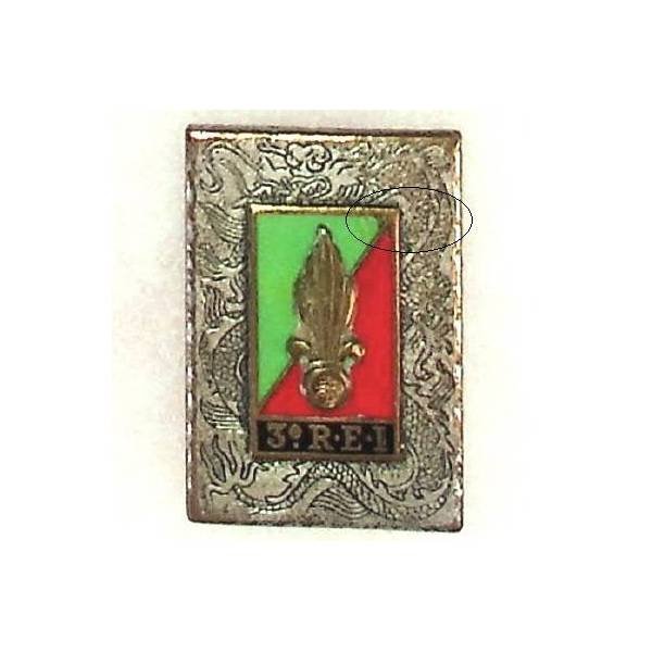 3° Régiment Etranger d'Infanterie en Extrême-Orient , plaque argentée, D Ber en arc, embouti, léger éclat à 14 h
