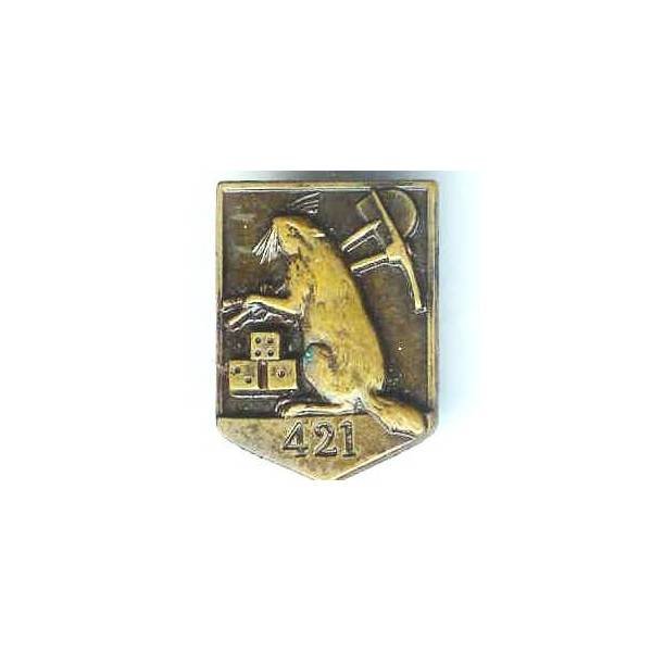 421° Régiment de Pionniers , castor portant une pelle