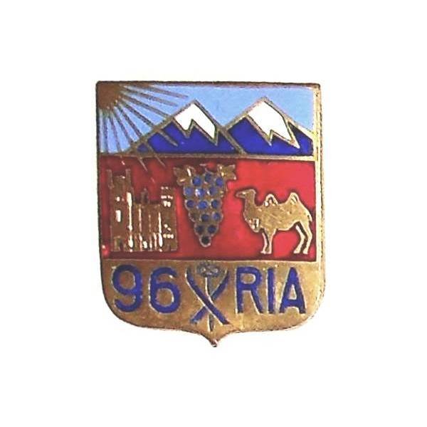 96° Régiment d'Infanterie Alpine , église, chameau et raisins sur fond de montagnes, attache verticale