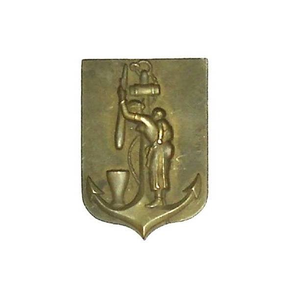 6° Division d'Infanterie Coloniale , signé Y. Carles, pileuse de mil portant son bébé, dos embouti, attache à pivot