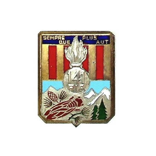 141° Régiment d'Infanterie Alpine , cigale sur fond de montagnes, écu, bandes rouge vif, boléro à fenêtre ressoudé à l'envers