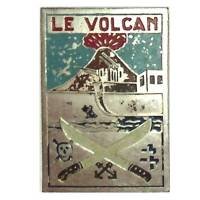 Volcan  (chaland cuirassé 1946-51) , rectangle peint, machettes croisées