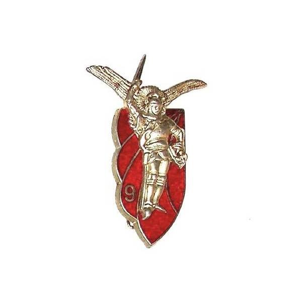 9° Régiment de Chasseurs Parachutistes , 40 mm, bordeaux translucide, plaqué argent (poinçon)