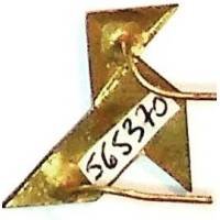 Croisière Noire Africaine   Villemin 1933 , cocotte vers la gauche, tout métal estampé, 18 mm, fixation par tiges repliables