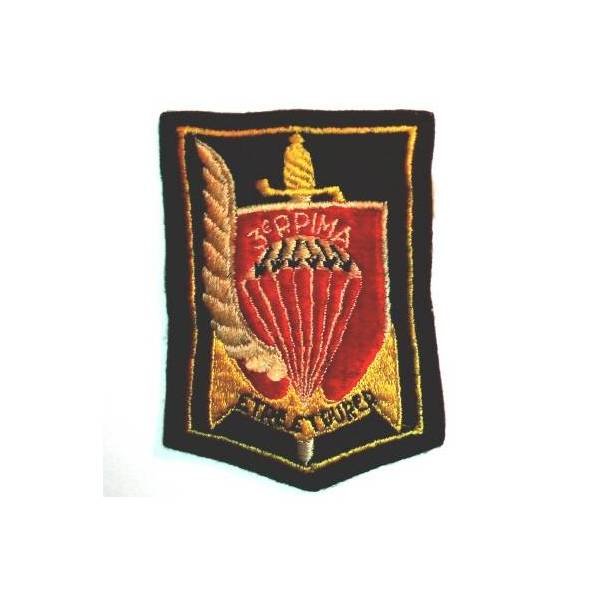 3° Régiment Parachutiste d'Infanterie de Marine , grand  A, tissu brodé sur feutre noir, 77 x 107