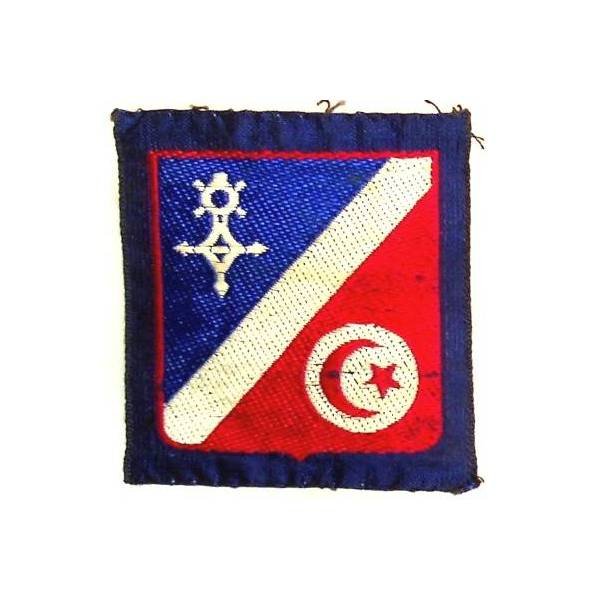 Unité Saharienne ? , Croix d'Agadès et Drapeau Tunisien sur fond tricolore, tissu brodé soie 52x55