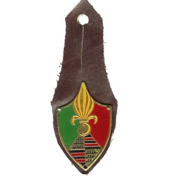 Groupe d'Auxiliaires Etrangers N° 4 , plat, peint, sur cuir